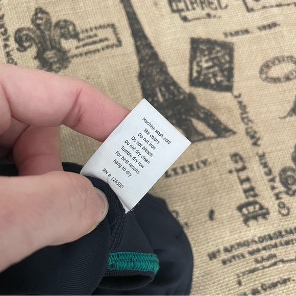 Nancy Rose Performance Black Ripped Slits High Rise Front Pocket Legging Size 6 - Picture 9 of 16